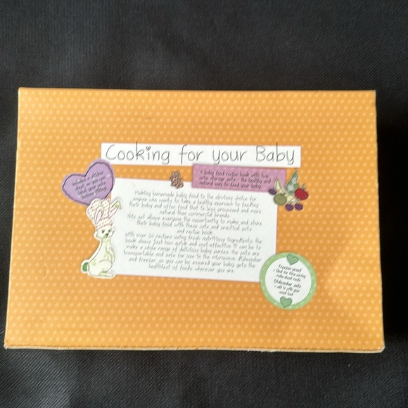 Cooking for your baby recipe book plus two storage pots - Picture 2 of 6
